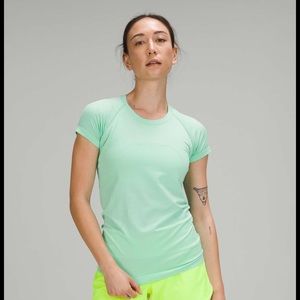 Lululemon Womens Mint Green Short Sleeve Size 8